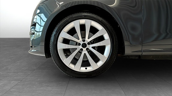 Land Rover Range Rover Sport 9 of 14