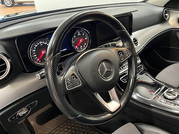 Mercedes-Benz E200 12 of 24