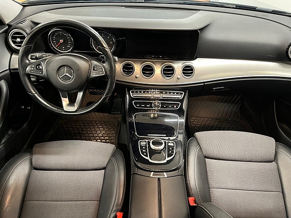 Mercedes-Benz E200 15 of 24