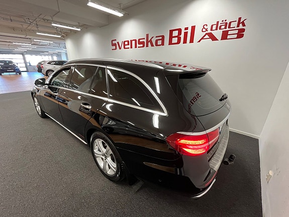 Mercedes-Benz E200 9 of 24