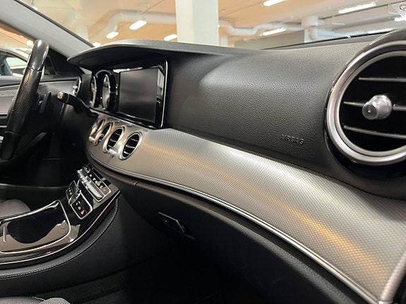 Mercedes-Benz E200 20 of 24