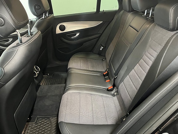 Mercedes-Benz E200 24 of 24