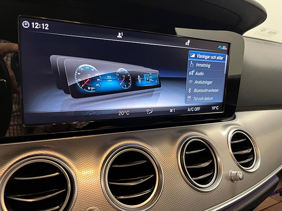 Mercedes-Benz E200 16 of 24