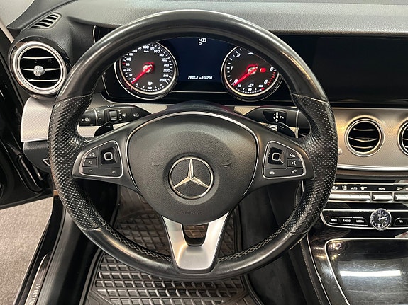 Mercedes-Benz E200 14 of 24