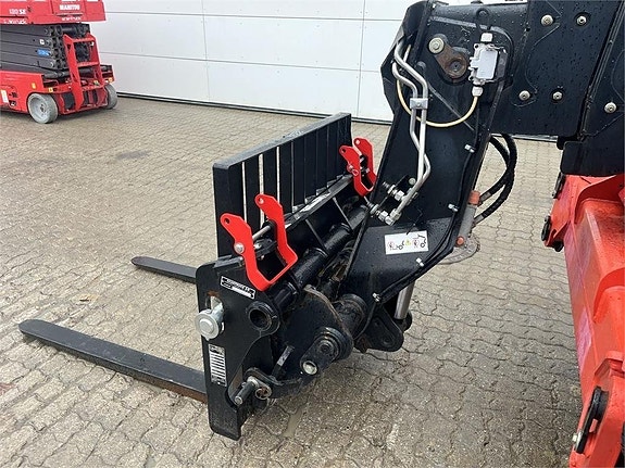 Manitou MT1840A ST5 10 of 11