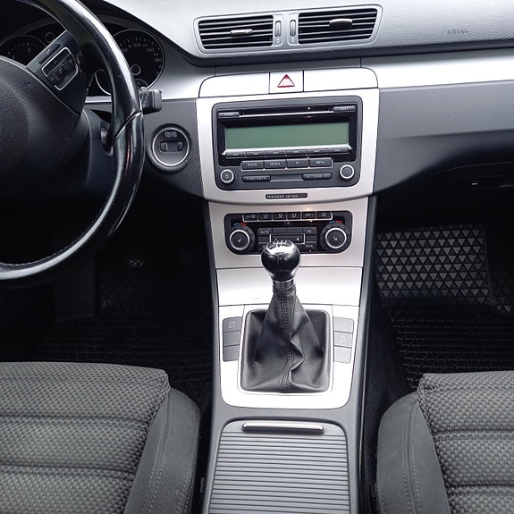 Volkswagen Passat 5 of 6