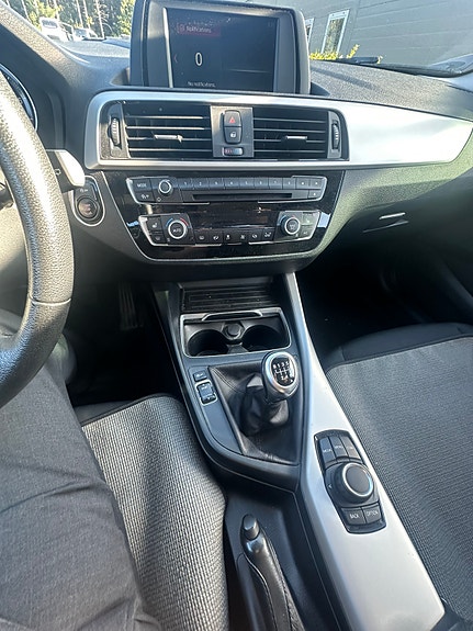 BMW 118i 4 of 8