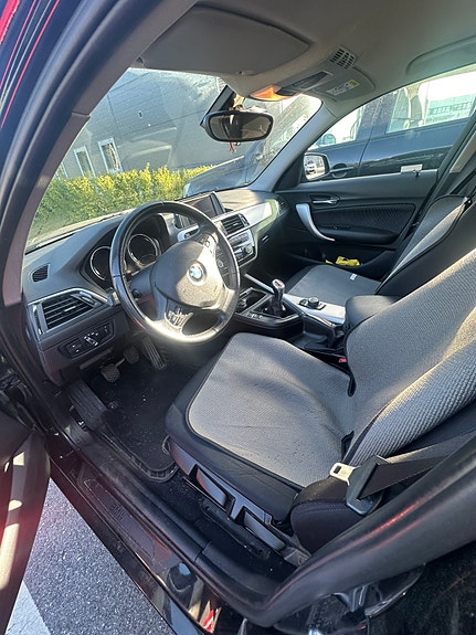 BMW 118i 5 of 8