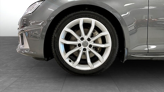 Audi A4 9 of 12