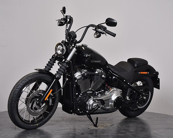 Harley-Davidson Street bob NEDSATT 11 000:- SVART / EKERFÄLGAR / OMGÅENDE LEVERANS 3 of 18