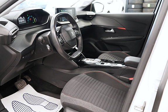 Peugeot e-208 9 of 26