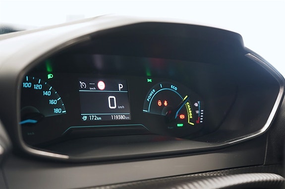 Peugeot e-208 18 of 26