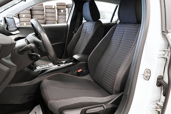 Peugeot e-208 16 of 26