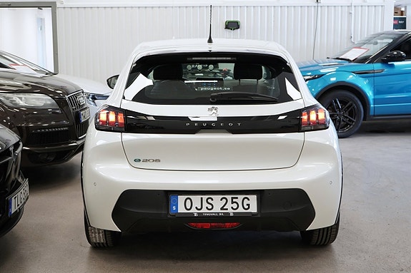 Peugeot e-208 4 of 26