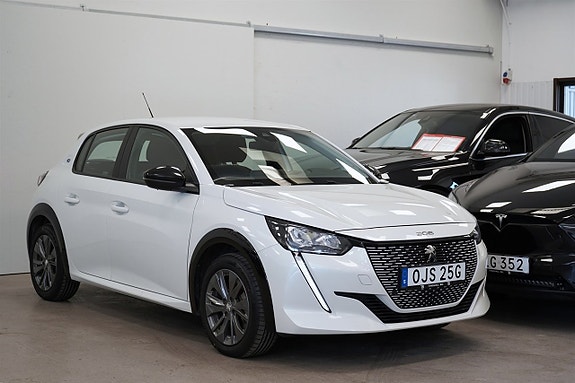 Peugeot e-208 7 of 26