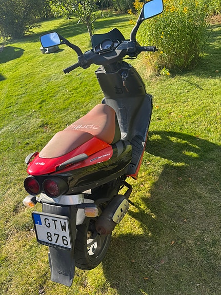 Aprilia SR50 street 6 of 7