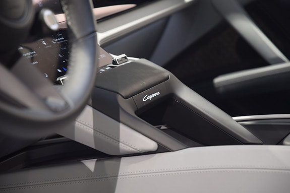 Porsche Cayenne 8 of 16