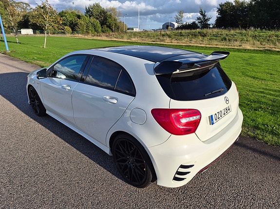 Mercedes-Benz A250 3 of 9