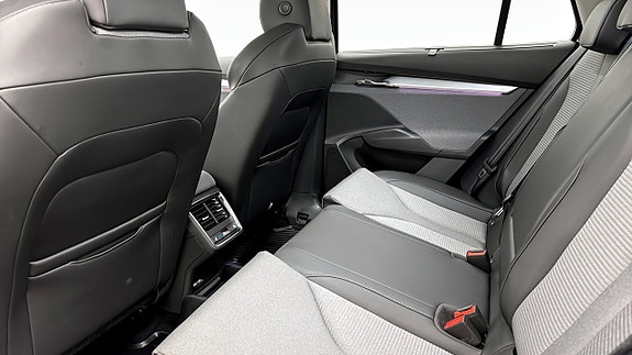 Skoda Enyaq 11 of 21