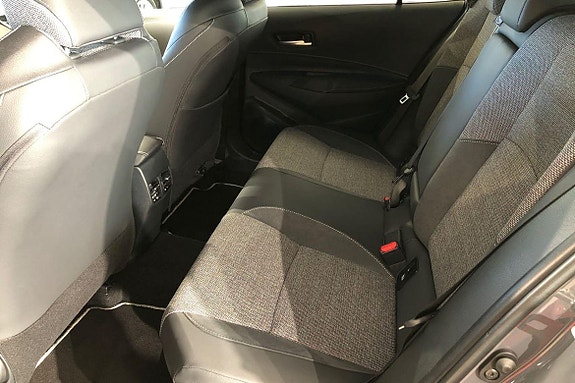 Toyota Corolla 13 of 21