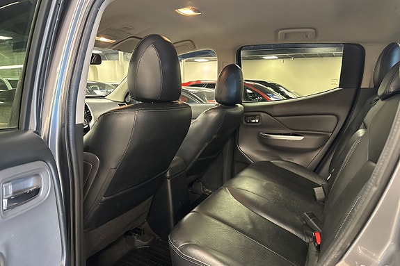 Mitsubishi L200 8 of 19