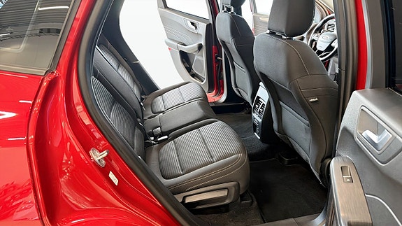 Ford Kuga 5 of 9