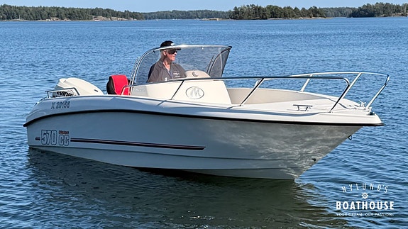 Micore 570 CC | Evinrude E-TEC 115 11 of 30