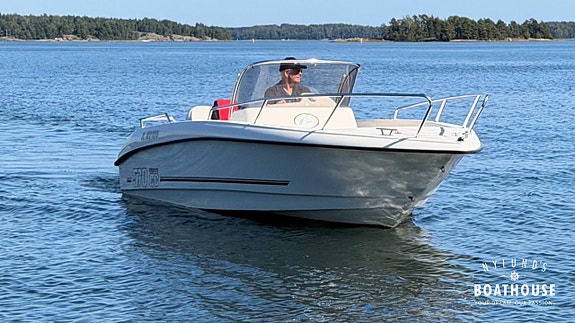 Micore 570 CC | Evinrude E-TEC 115 5 of 30
