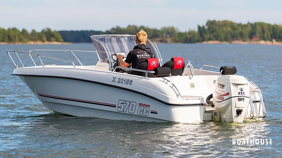 Micore 570 CC | Evinrude E-TEC 115 20 of 30