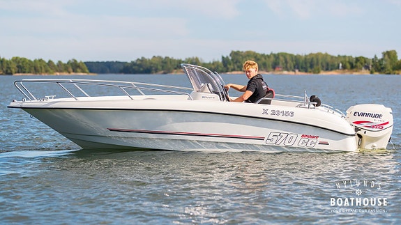 Micore 570 CC | Evinrude E-TEC 115 18 of 30
