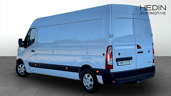 Nissan NV400 2 of 12