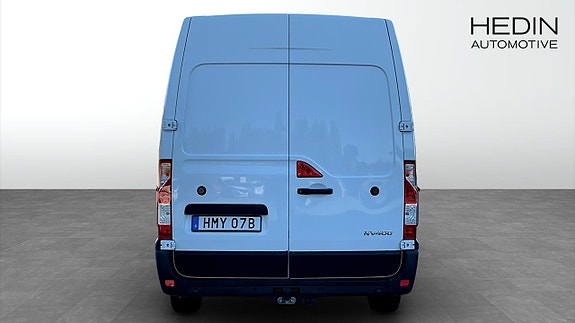 Nissan NV400 7 of 12