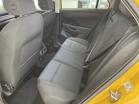 Volkswagen T-Roc 12 of 19
