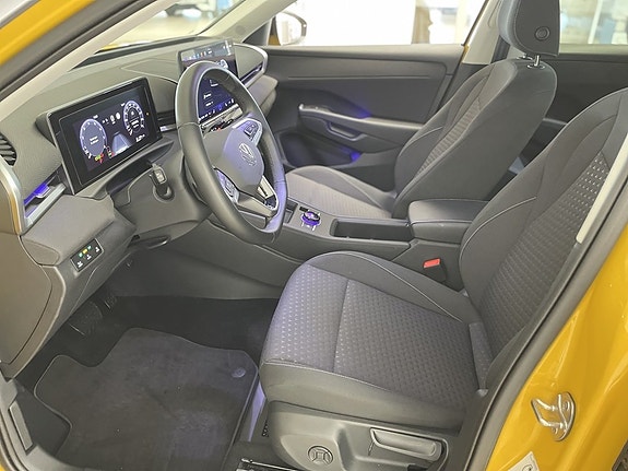 Volkswagen T-Roc 11 of 19