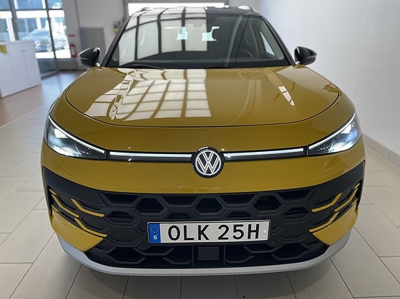 Volkswagen T-Roc 3 of 19