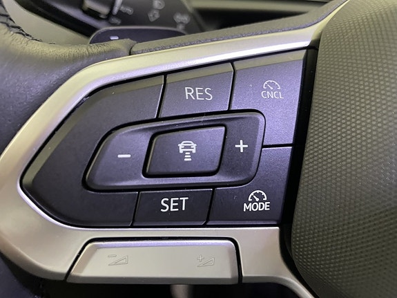 Volkswagen T-Roc 14 of 19