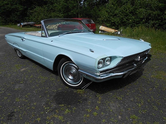 Ford Thunderbird 2 of 21