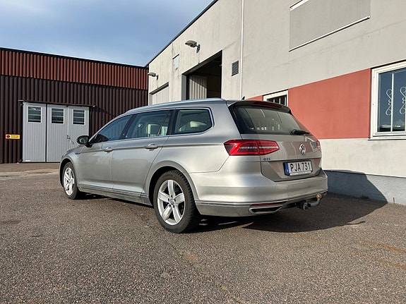 Volkswagen Passat 4 of 7