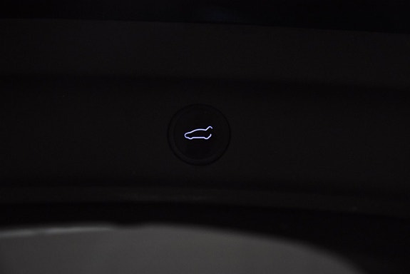 Tesla Model Y 25 of 26
