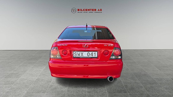Lexus IS300 4 of 9