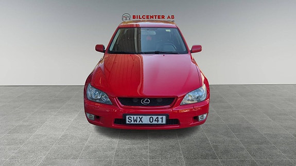 Lexus IS300 2 of 9