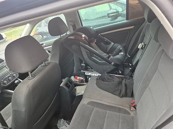 Volkswagen Golf V 4 of 5