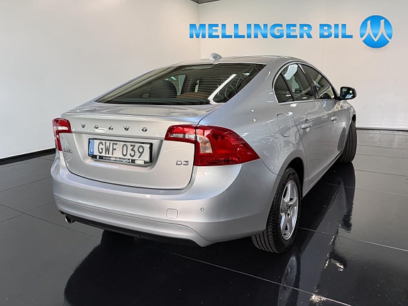 Volvo S60 2 of 18