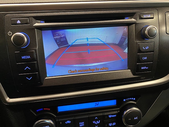 Toyota Auris 18 of 26