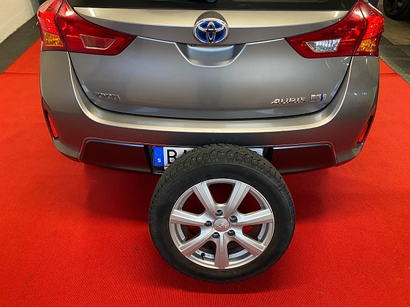 Toyota Auris 8 of 26