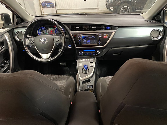 Toyota Auris 14 of 26