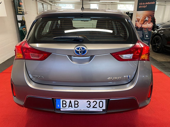 Toyota Auris 5 of 26