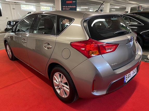 Toyota Auris 4 of 26