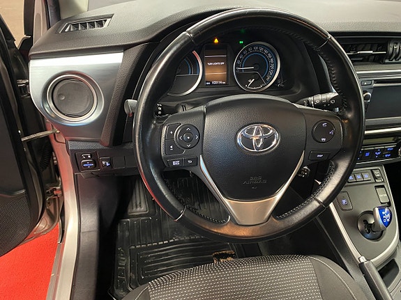 Toyota Auris 17 of 26