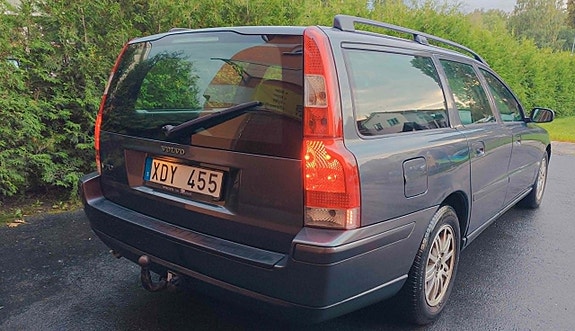 Volvo V70 2 of 18